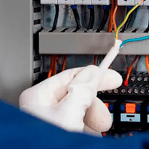 Profissional da área de Eletrotécnica