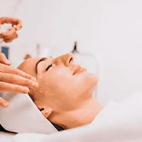 Profissional da área de Estética